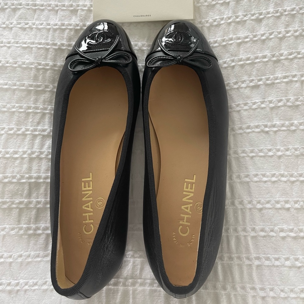 CHANEL Black Patent Cap Toe Flats